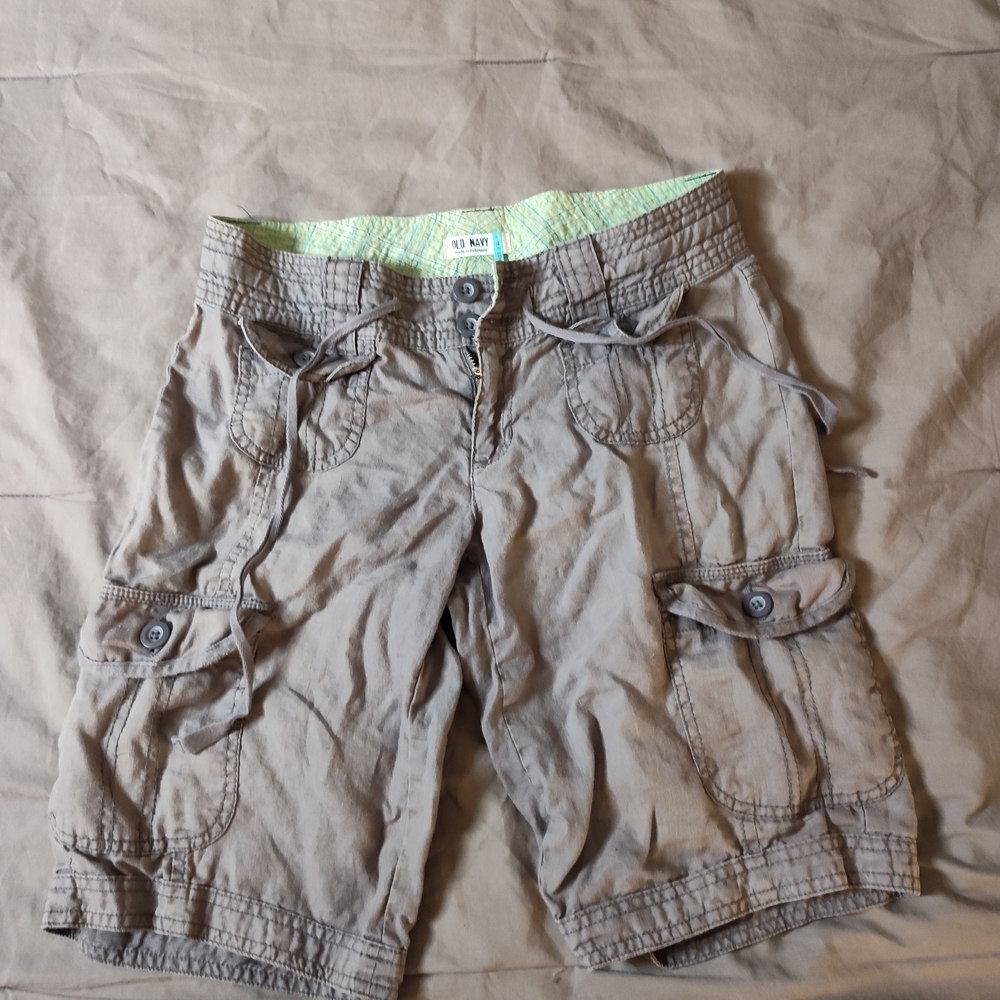Old Navy Women's Cargo Shorts in Brown
